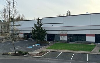 25999 SW Canyon Creek Rd, Wilsonville, OR à louer Photo du bâtiment- Image 2 de 2