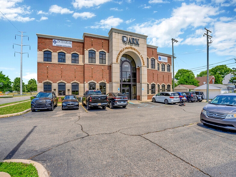 6050 Greenfield Rd, Dearborn, MI for lease - Building Photo - Image 3 of 11
