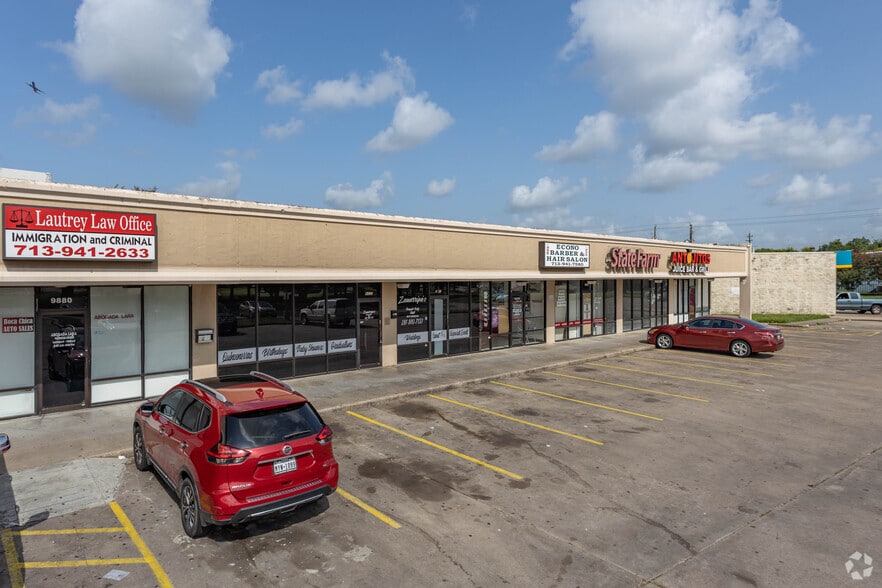 9820-9930 Windmill Lakes, Houston, TX for sale - Building Photo - Image 3 of 5