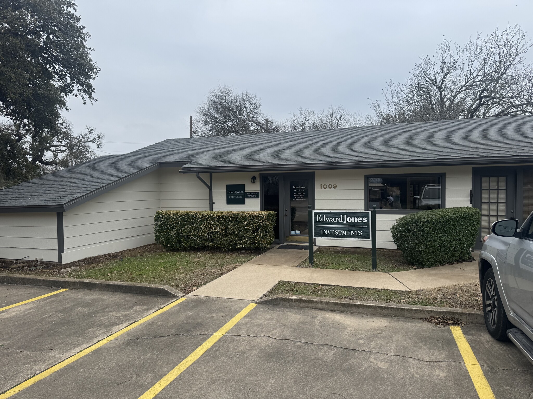 1011 Meredith Dr, Austin, TX for lease Primary Photo- Image 1 of 25