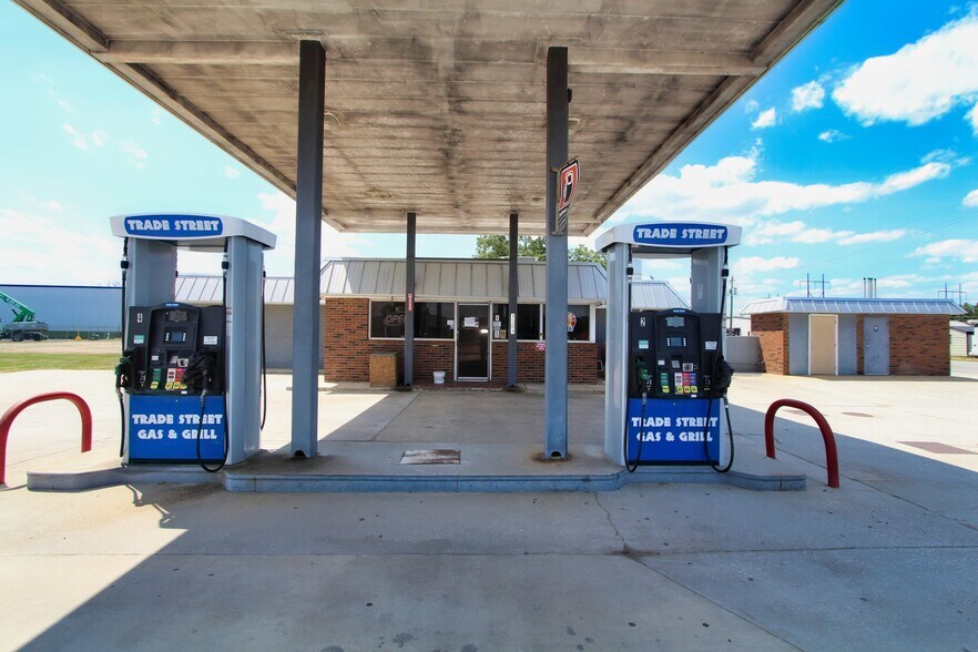 1301 N Cashua Dr, Florence, SC à louer - Photo du bâtiment - Image 2 de 13