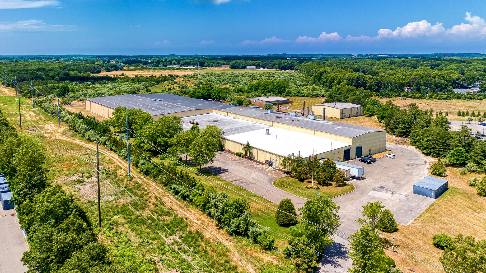 1852 Old Country Rd, Riverhead, NY for sale Building Photo- Image 1 of 8