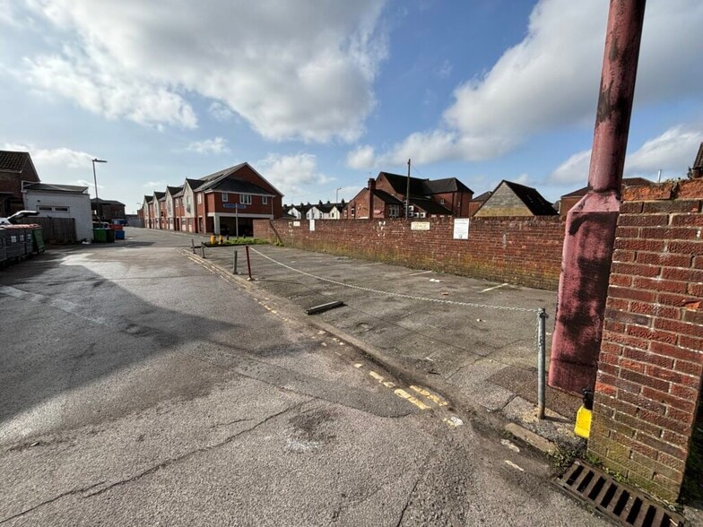 47-51 Leigh Rd, Eastleigh for lease - Building Photo - Image 2 of 2