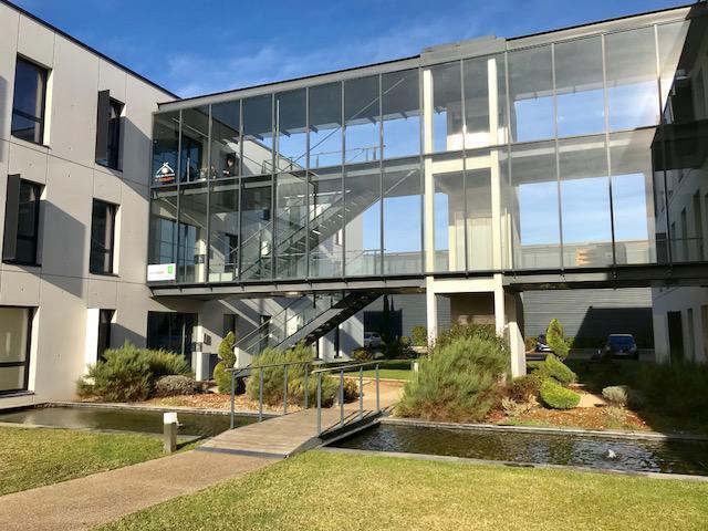 11 Rue Aimé Cotton, Saint-Priest à louer Photo du bâtiment- Image 1 de 7