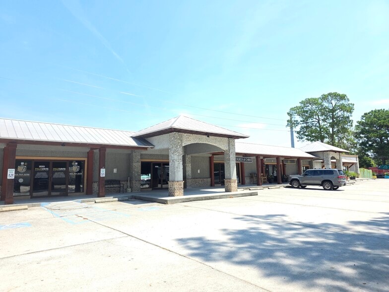 163 Bluffton Rd, Bluffton, SC for lease - Building Photo - Image 1 of 15