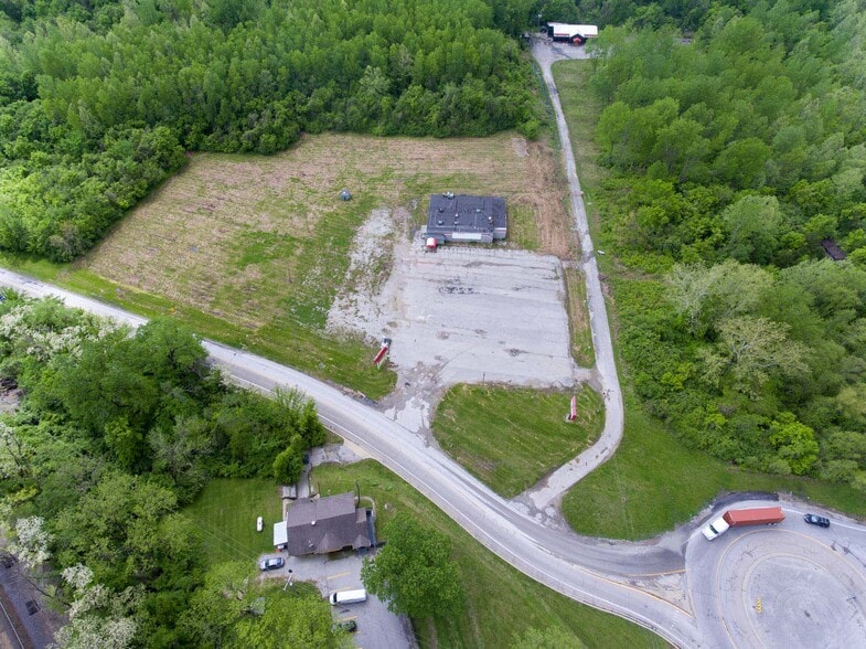 60 Four Corners Ln, Centreville, IL for sale - Building Photo - Image 2 of 12