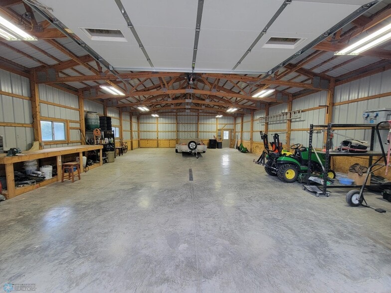 547 Wall Ave, Horace, ND for sale - Interior Photo - Image 2 of 6