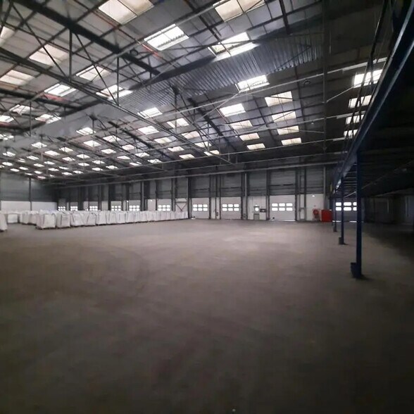 Industrial in Gennevilliers for lease - Interior Photo - Image 1 of 3