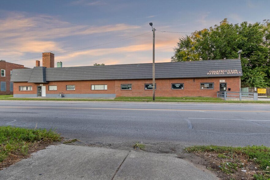 223 Fearing Blvd, Toledo, OH à vendre - Photo du bâtiment - Image 1 de 55