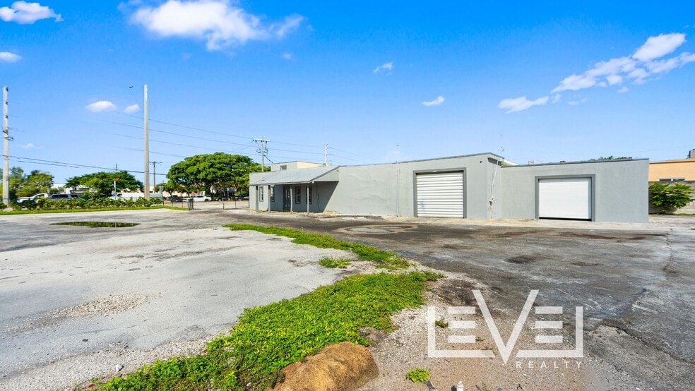 604 NE 44th St, Oakland Park, FL à vendre - Photo du bâtiment - Image 3 de 4