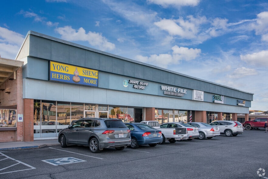 2920-2932 E Broadway Blvd, Tucson, AZ for lease - Primary Photo - Image 1 of 3