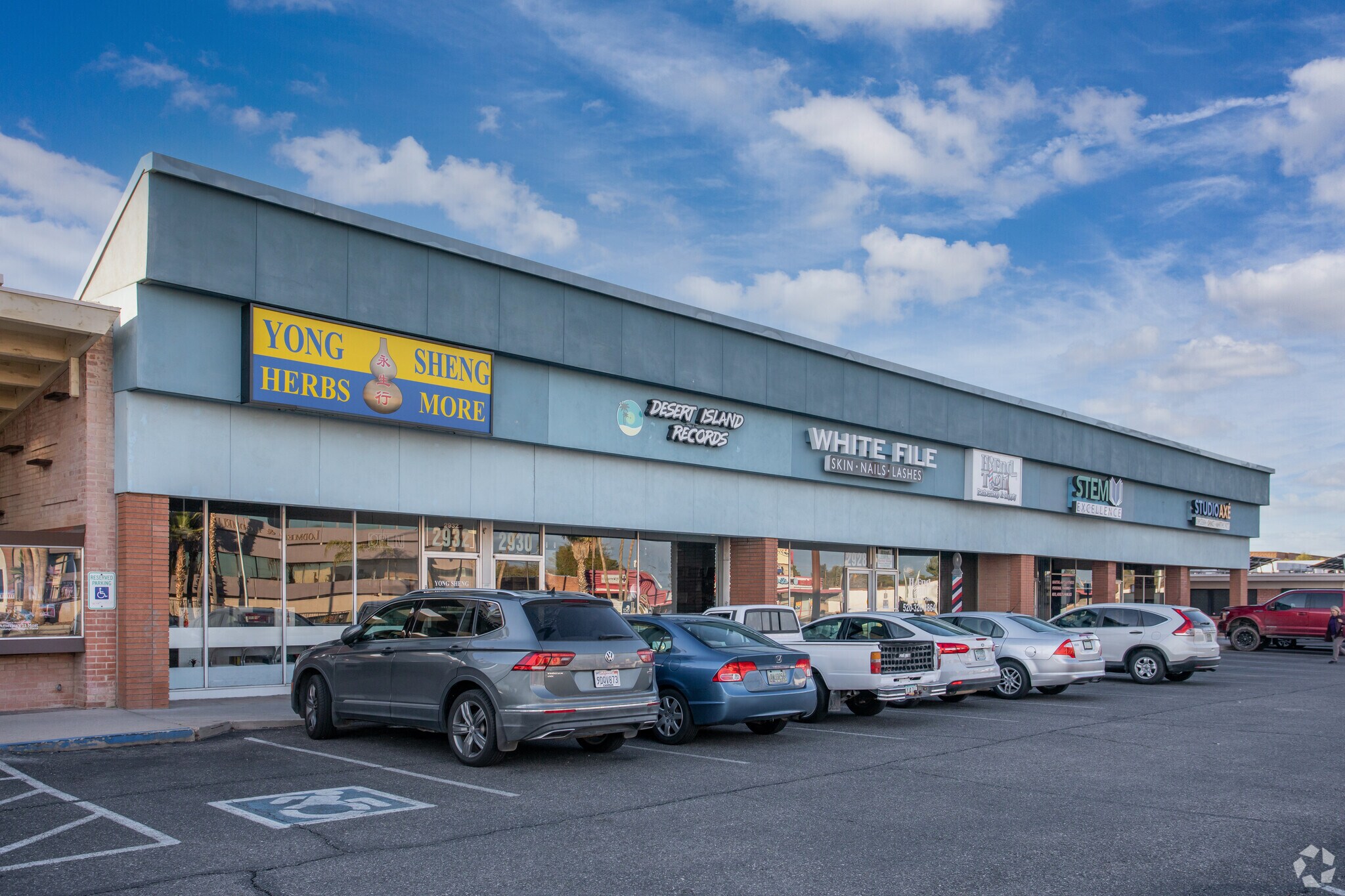 2920-2932 E Broadway Blvd, Tucson, AZ à louer Photo principale- Image 1 de 4