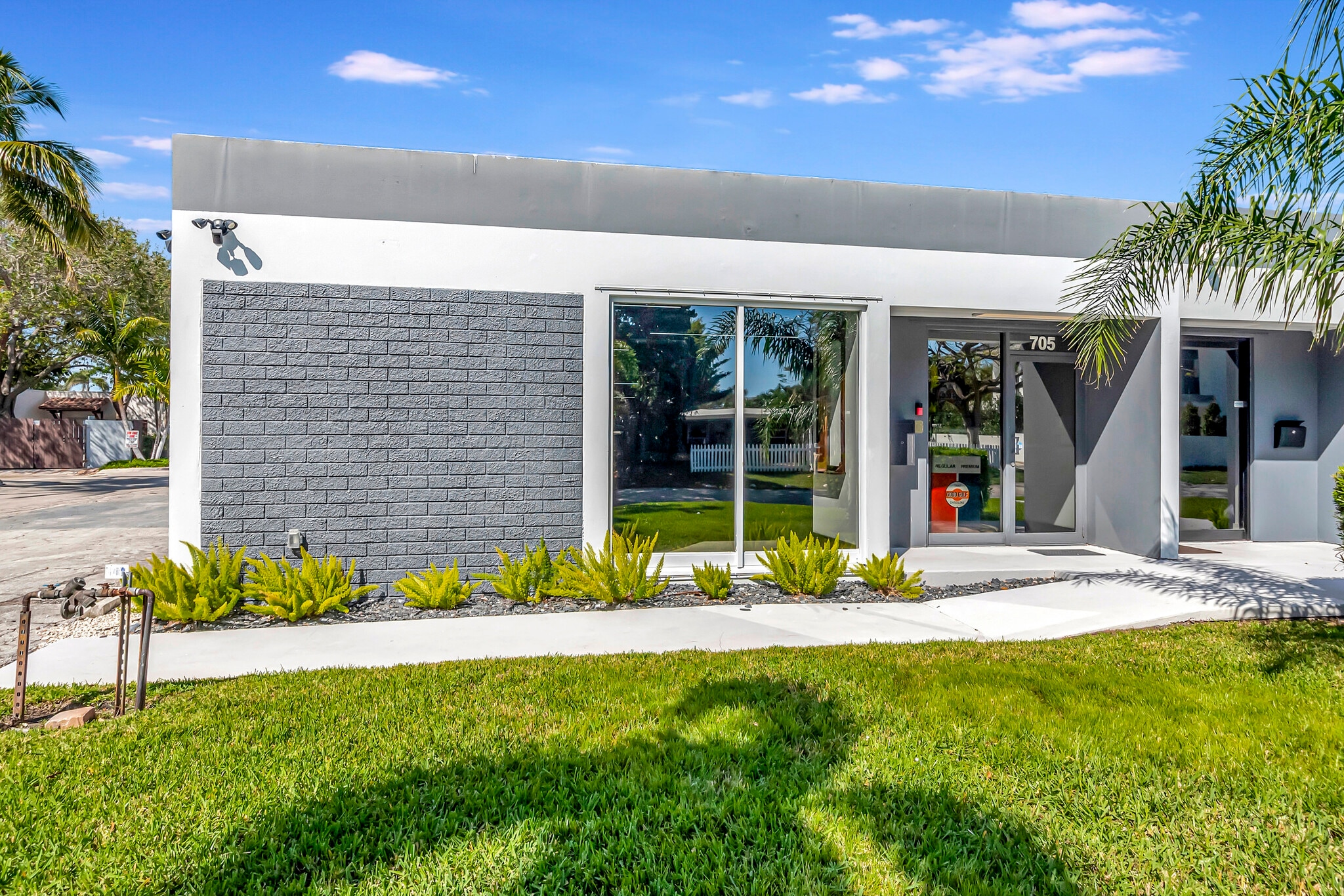 705 Bond Way, Delray Beach, FL for sale Building Photo- Image 1 of 47