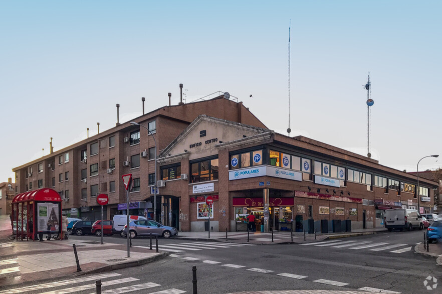 Avenida Francisco Javier Sauquillo, 29, Fuenlabrada, Madrid for lease - Primary Photo - Image 1 of 2