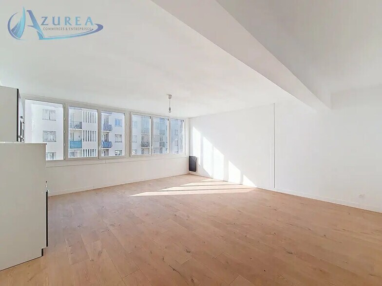 Office in Nice for sale - Interior Photo - Image 3 of 7