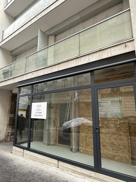 Multifamily in Paris for sale - Building Photo - Image 3 of 3