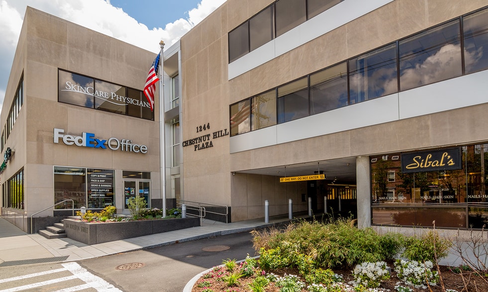 1244 Boylston St, Chestnut Hill, MA for lease - Building Photo - Image 2 of 3