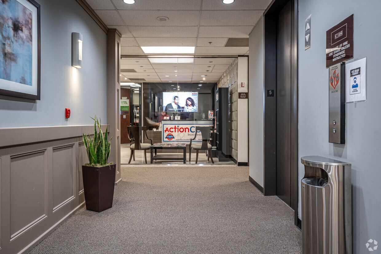 6300 West Loop South, Bellaire, TX for lease Interior Photo- Image 1 of 6