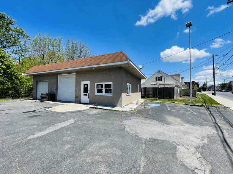 259 W Main St, Mount Joy, PA à vendre - Photo du bâtiment - Image 1 de 1