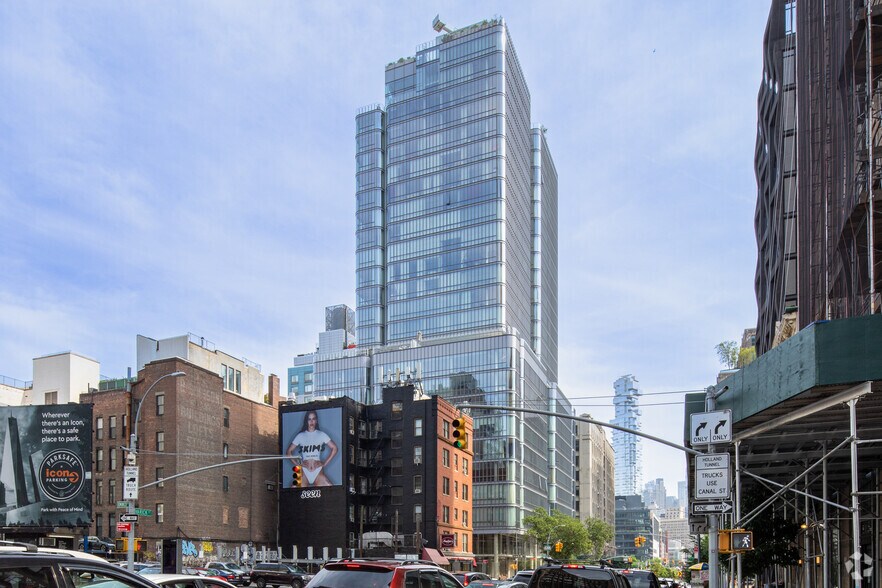 565 Broome St, New York, NY à louer - Photo du bâtiment - Image 1 de 3
