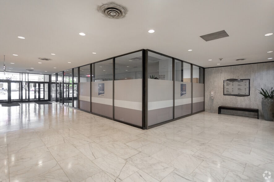 201 Main St, Lafayette, IN à louer - Hall d’entrée - Image 2 de 7