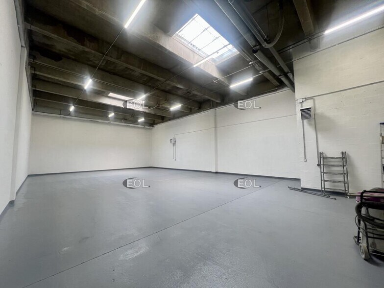 Flex in Aulnay-sous-Bois for lease - Interior Photo - Image 3 of 23