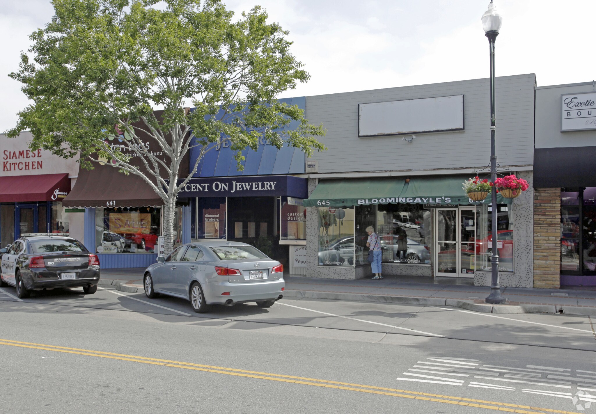 641-645 Laurel St, San Carlos, CA à vendre Photo principale- Image 1 de 3