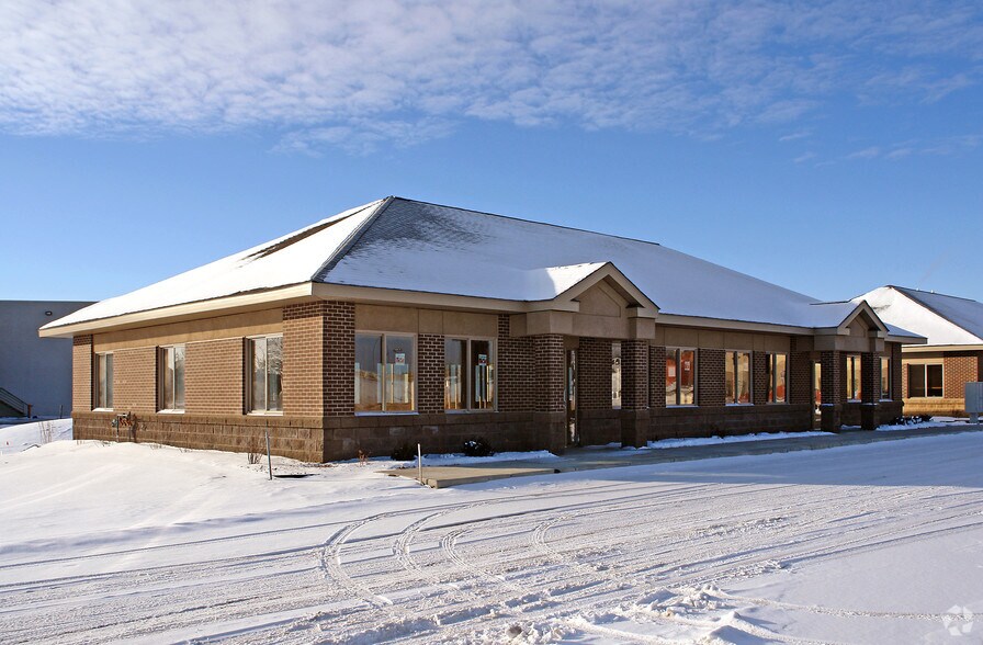 1290-1294 Hosford St, Hudson, WI à louer - Photo du bâtiment - Image 3 de 7