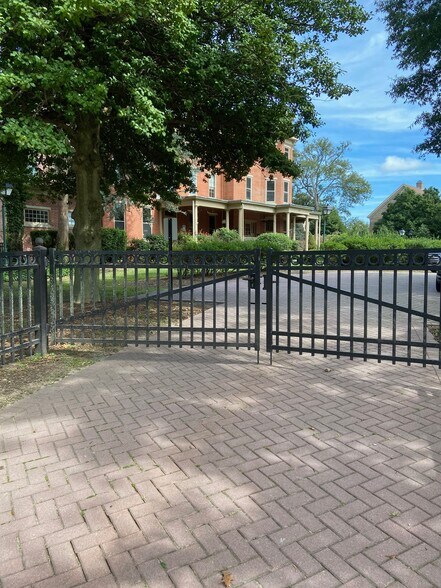 144 Kings Hwy, Dover, DE à louer - Photo du bâtiment - Image 2 de 7