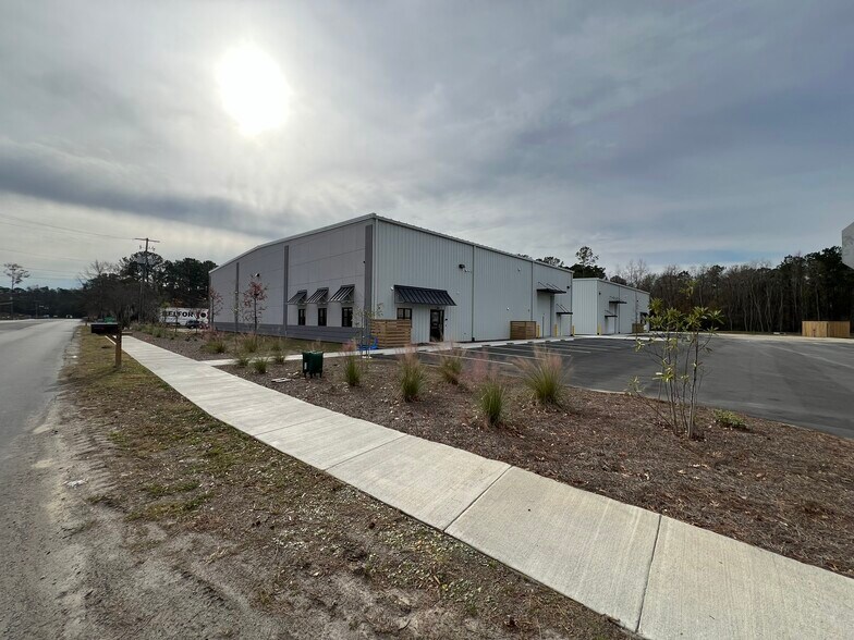 7635 Southrail Road, North Charleston, SC à louer - Photo du bâtiment - Image 3 de 17