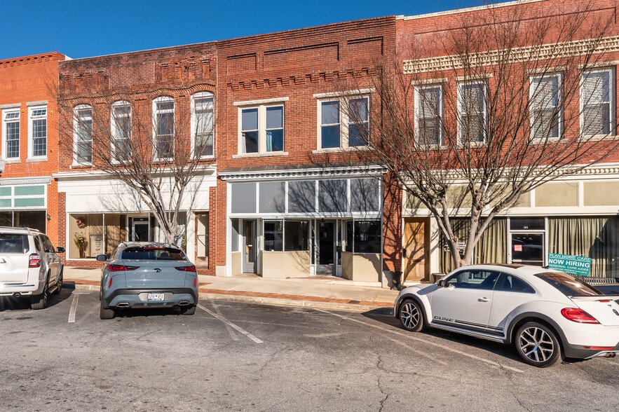 108 E Public Sq, Laurens, SC for lease - Building Photo - Image 1 of 15