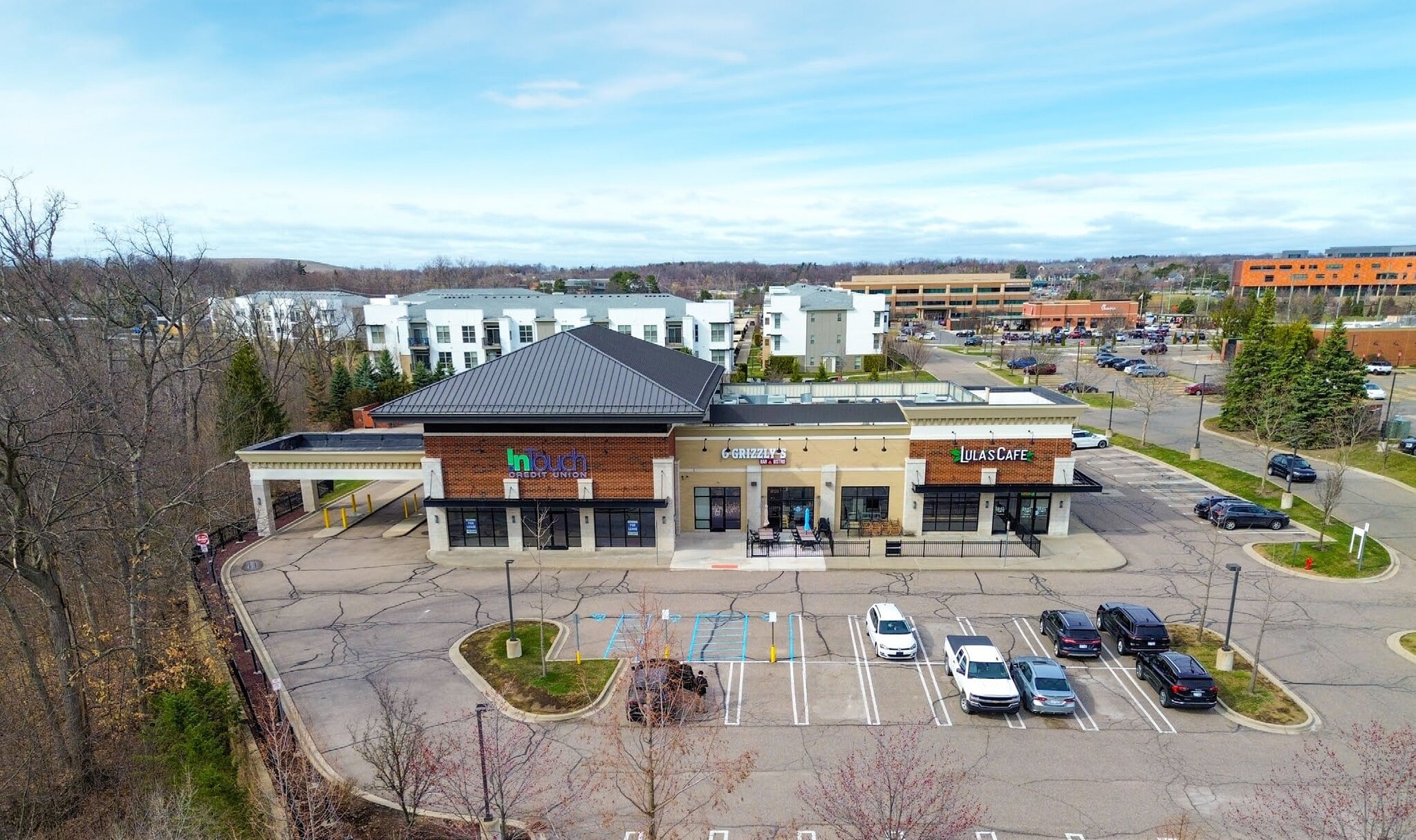 3355-3395 University Dr, Auburn Hills, MI for lease Primary Photo- Image 1 of 8