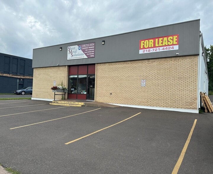 2231 W Superior St, Duluth, MN for lease - Building Photo - Image 1 of 7