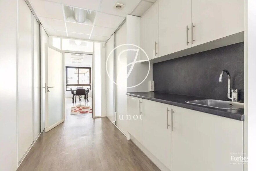 Office in Levallois-Perret for sale - Interior Photo - Image 3 of 15