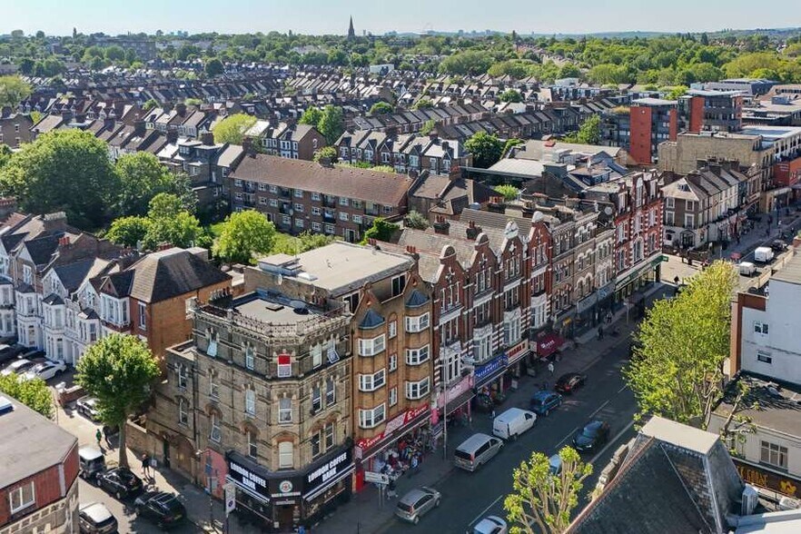 233-235 Kilburn High Rd, Londres à vendre - Photo du bâtiment - Image 2 de 5