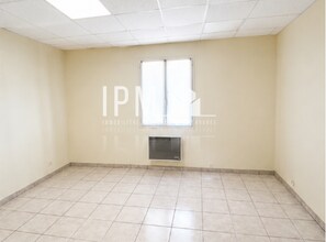 3 Bd Piot, Roquevaire for lease Interior Photo- Image 2 of 4
