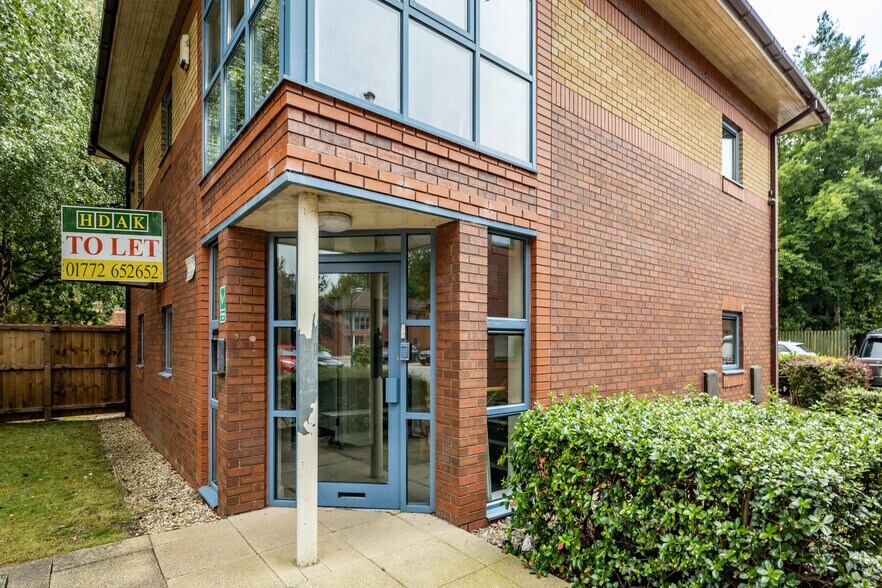 Ferry Rd, Preston à vendre - Photo du bâtiment - Image 2 de 9