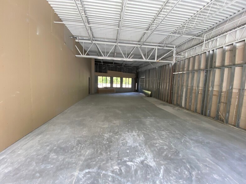1213-1385 Rockside Rd, Parma, OH à louer - Photo du bâtiment - Image 2 de 2