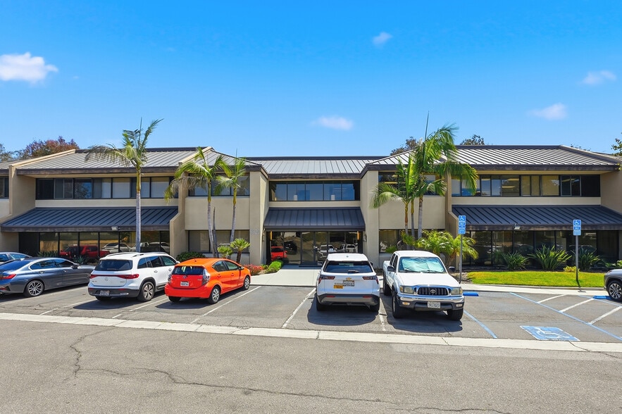 9320 Chesapeake Dr, San Diego, CA à vendre - Photo du bâtiment - Image 1 de 9