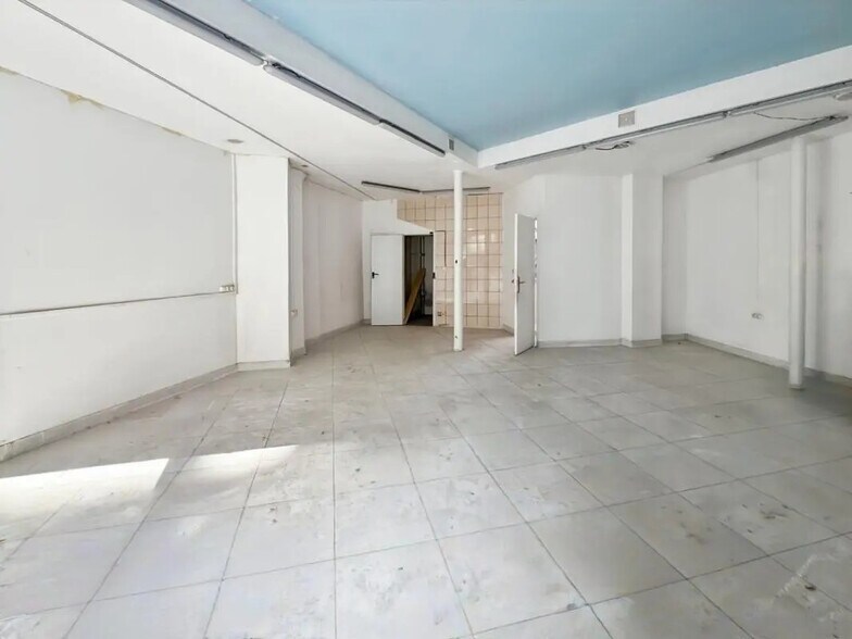 Commerce de détail dans Paris à louer - Photo du bâtiment - Image 2 de 5