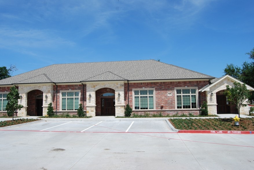 8668 John Hickman Pkwy, Frisco, TX à louer - Photo du bâtiment - Image 2 de 13