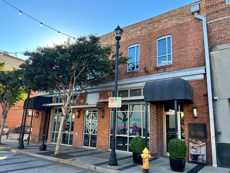 115 N Brown St, Greenville, SC à louer - Photo du bâtiment - Image 2 de 4