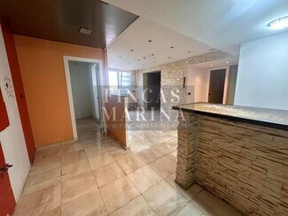 Plus de détails pour Multi-résidentiel à vendre