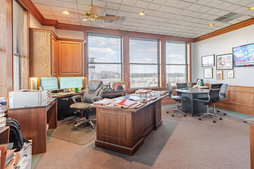 12 E Exchange St, Akron, OH for lease - Building Photo - Image 2 of 11