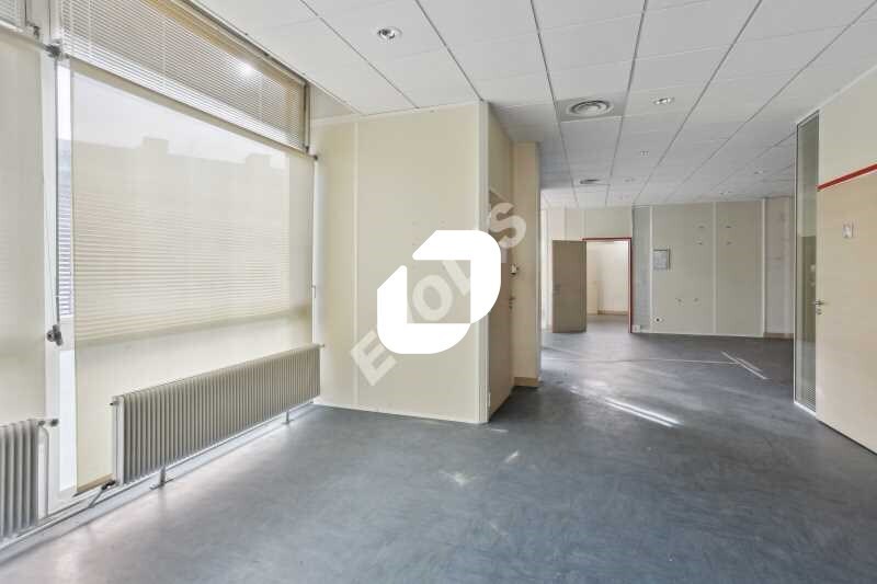 Multifamily in Les Lilas for sale - Interior Photo - Image 3 of 9