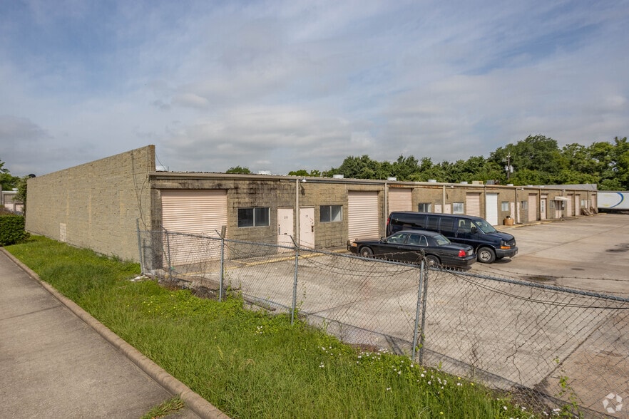 12430 Highway 3, Webster, TX for sale - Building Photo - Image 2 of 9