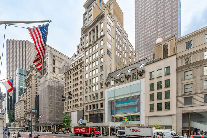 681 Fifth Ave, New York, NY à louer - Photo principale - Image 1 de 15