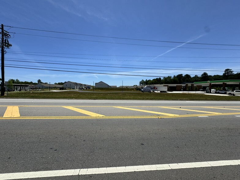 44 Auburn Gate Lane, Auburn, GA for sale - Primary Photo - Image 1 of 6