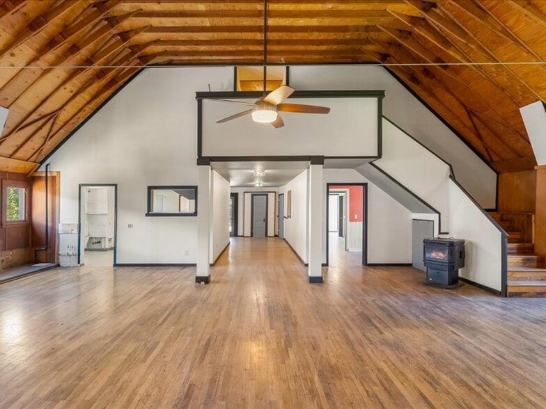 11943 Main St, Fort Jones, CA à vendre - Photo du bâtiment - Image 3 de 15