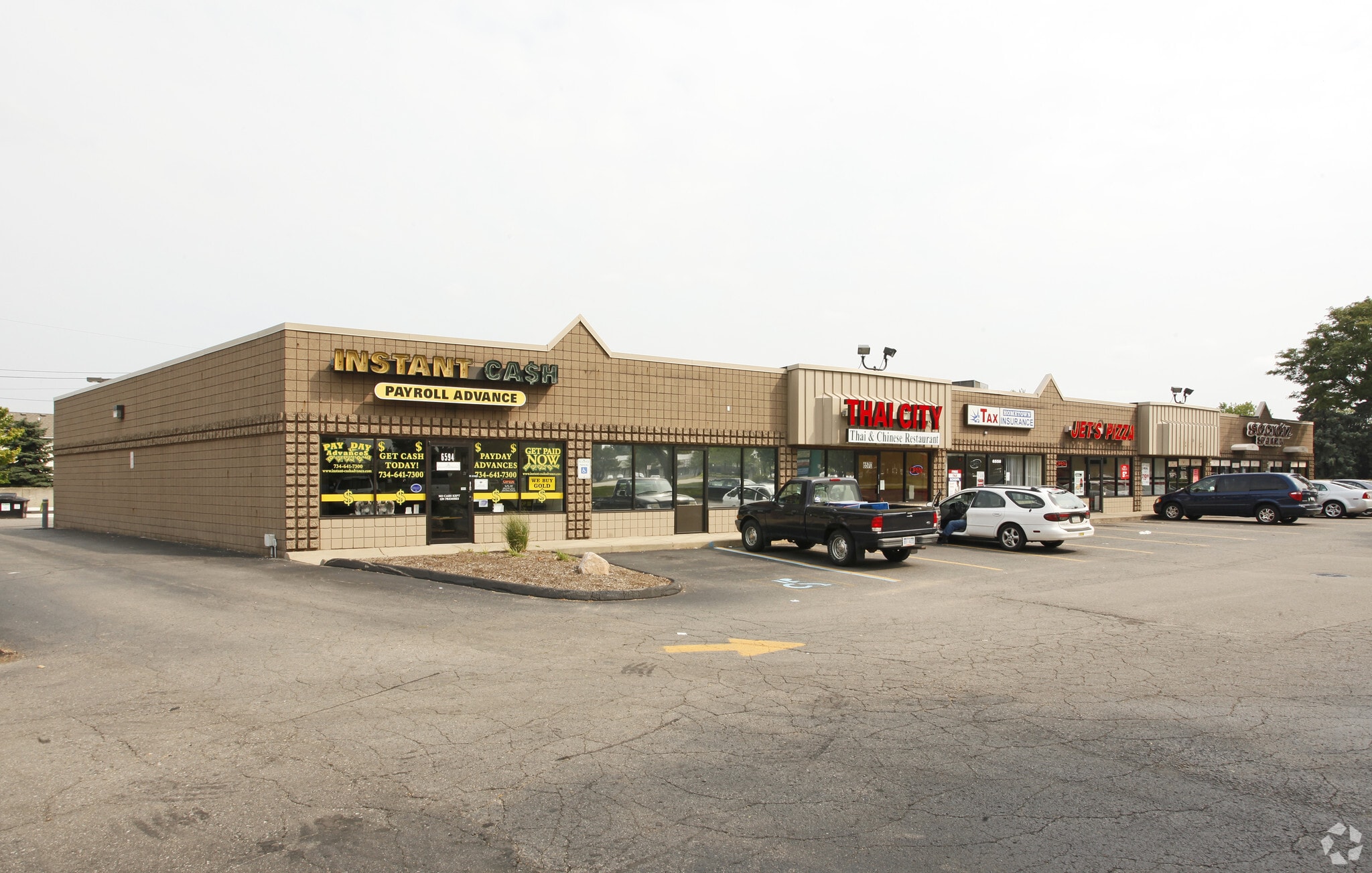 6594 N Wayne Rd, Westland, MI for lease Primary Photo- Image 1 of 16